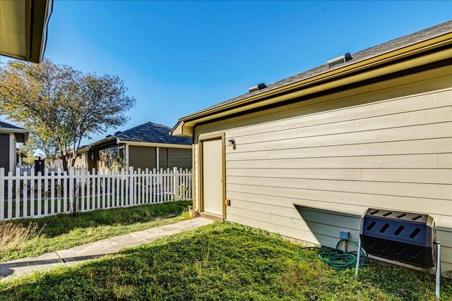 512 Lookout Tree LN, Round Rock, TX 78664