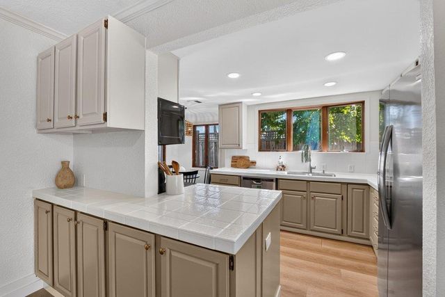 434 Morrissey Boulevard, Santa Cruz, CA 95062