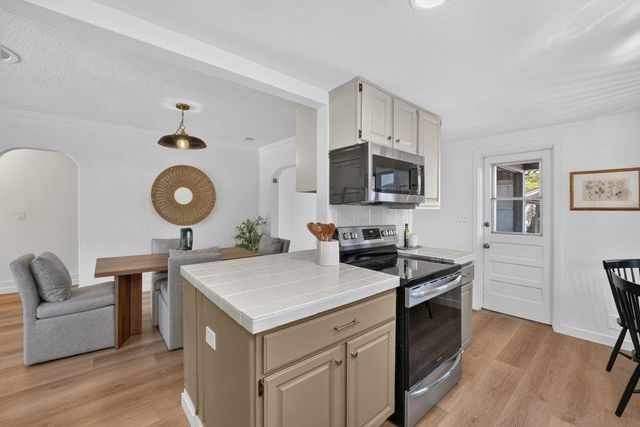434 Morrissey Boulevard, Santa Cruz, CA 95062