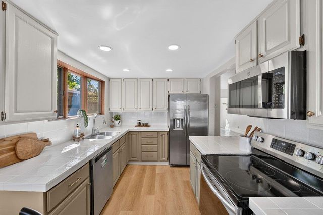 434 Morrissey Boulevard, Santa Cruz, CA 95062
