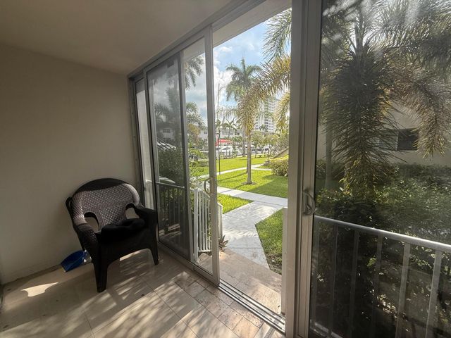 901 N Birch Road 7D, Fort Lauderdale, FL 33304