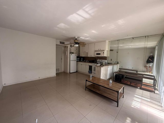 901 N Birch Road 7D, Fort Lauderdale, FL 33304