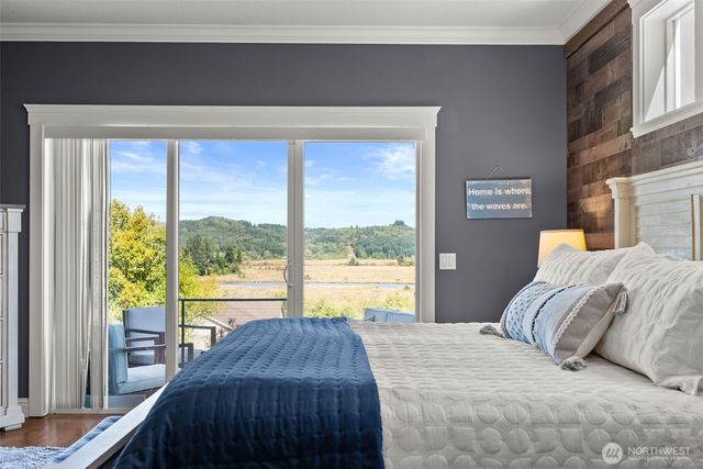 1480 Pacific Avenue, Raymond, WA 98577