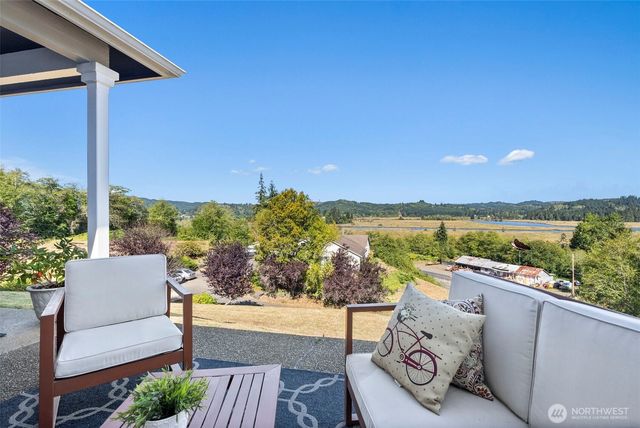 1480 Pacific Avenue, Raymond, WA 98577