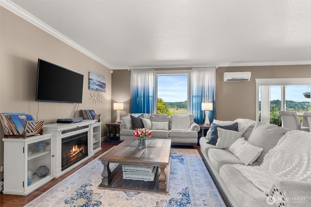 1480 Pacific Avenue, Raymond, WA 98577