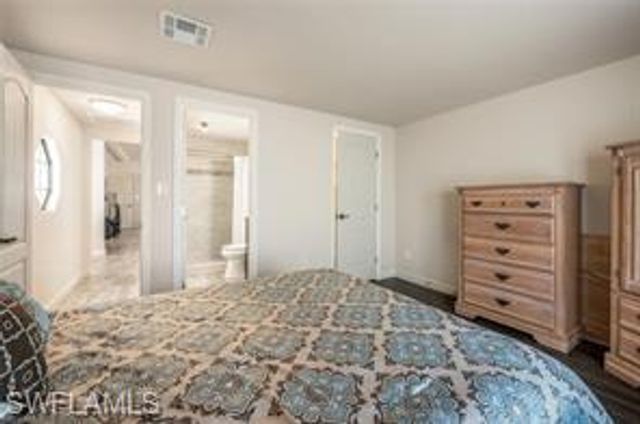 89 Pacific WAY # 89, Naples, FL 34104