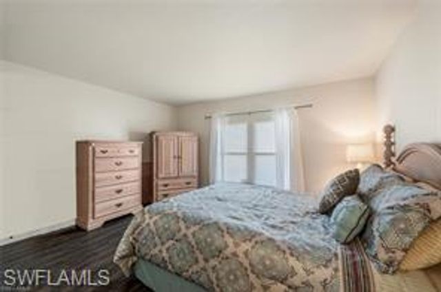 89 Pacific WAY # 89, Naples, FL 34104