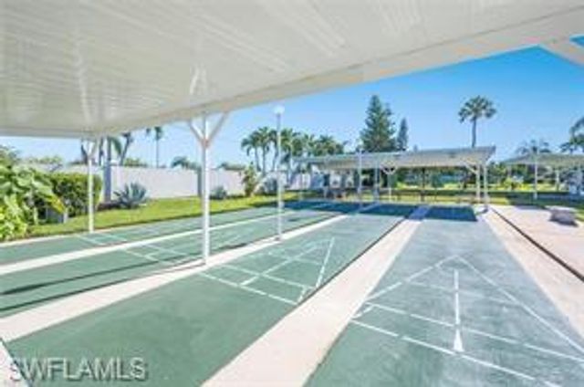 89 Pacific WAY # 89, Naples, FL 34104