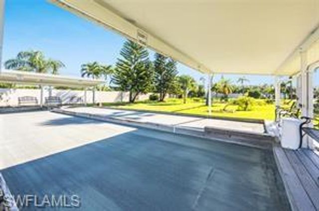 89 Pacific WAY # 89, Naples, FL 34104