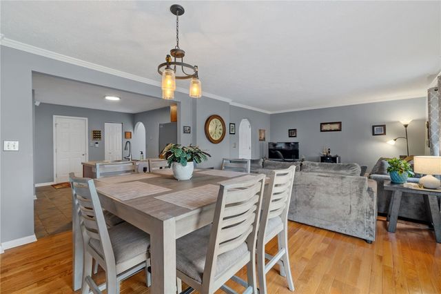 1427 Yorktown Dr, Cecil, PA 15055