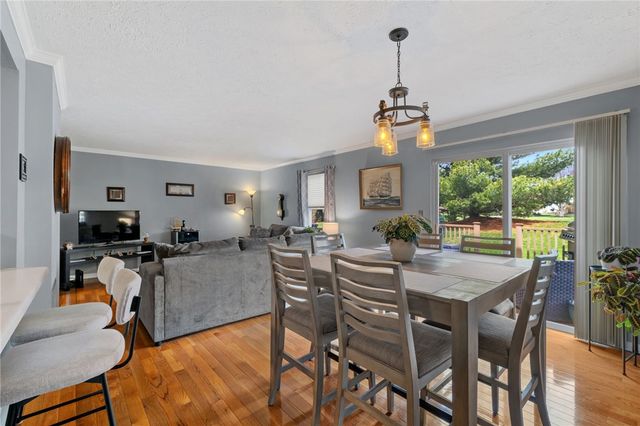 1427 Yorktown Dr, Cecil, PA 15055