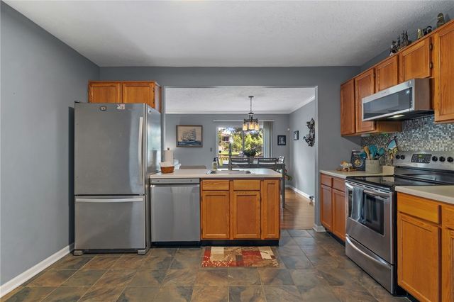1427 Yorktown Dr, Cecil, PA 15055