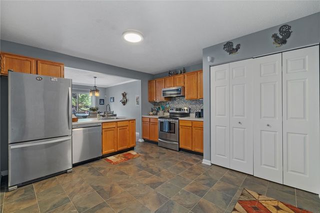 1427 Yorktown Dr, Cecil, PA 15055