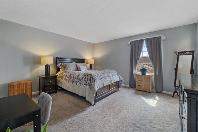 1427 Yorktown Dr, Cecil, PA 15055