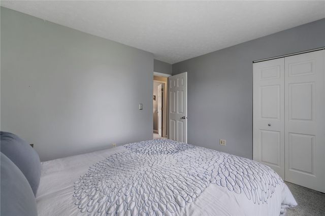 1427 Yorktown Dr, Cecil, PA 15055