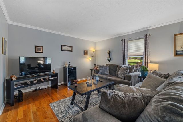 1427 Yorktown Dr, Cecil, PA 15055