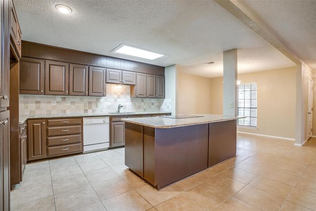 4860 Ledgestone Court, Fort Worth, TX 76132