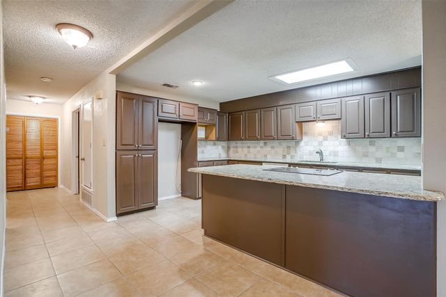 4860 Ledgestone Court, Fort Worth, TX 76132
