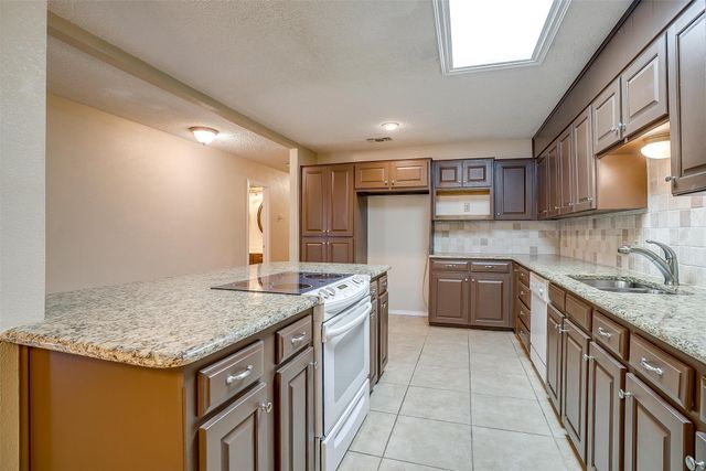 4860 Ledgestone Court, Fort Worth, TX 76132