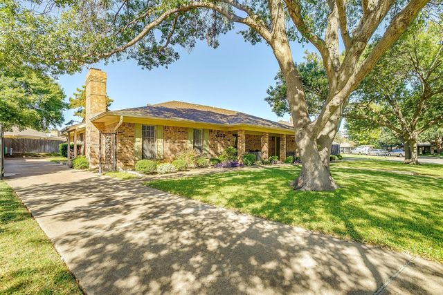 4860 Ledgestone Court, Fort Worth, TX 76132