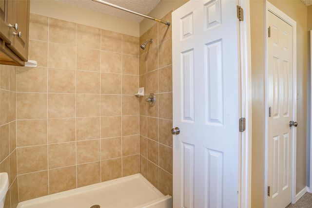 4860 Ledgestone Court, Fort Worth, TX 76132
