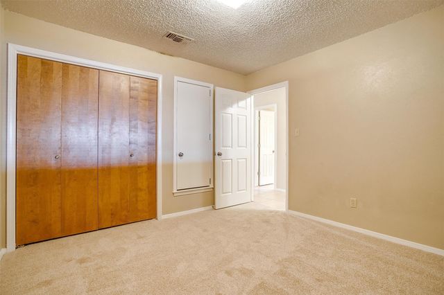 4860 Ledgestone Court, Fort Worth, TX 76132