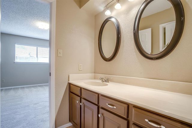 4860 Ledgestone Court, Fort Worth, TX 76132