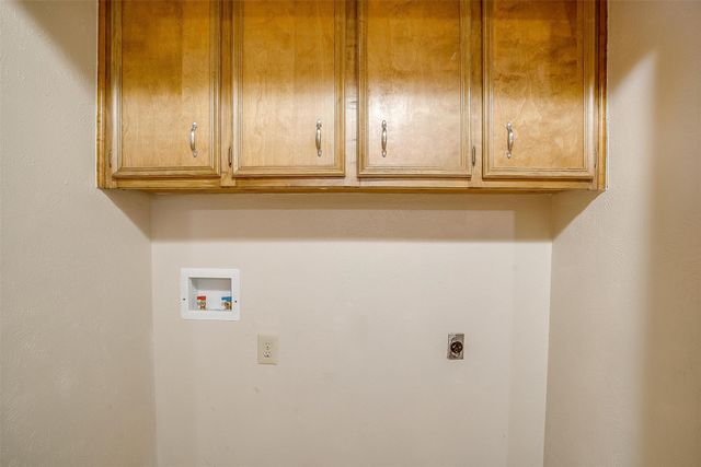 4860 Ledgestone Court, Fort Worth, TX 76132