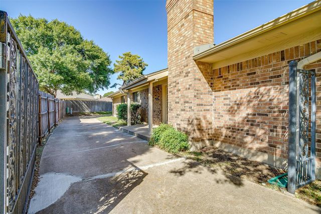 4860 Ledgestone Court, Fort Worth, TX 76132