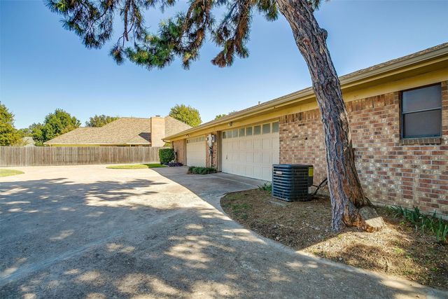 4860 Ledgestone Court, Fort Worth, TX 76132