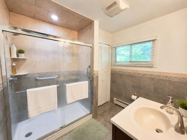 72 FOSTER RD, Tenafly, NJ 07670