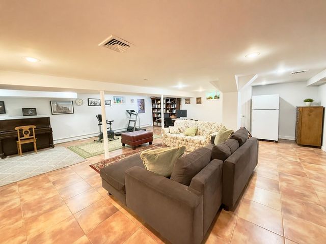 72 FOSTER RD, Tenafly, NJ 07670
