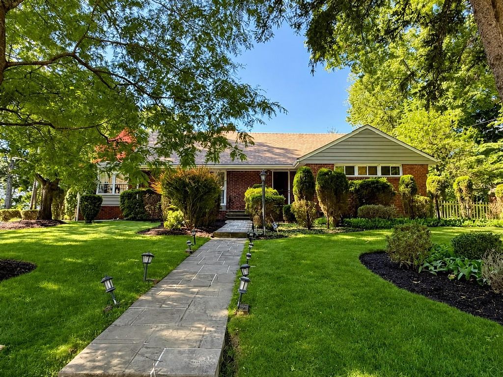 72 FOSTER RD, Tenafly, NJ 07670