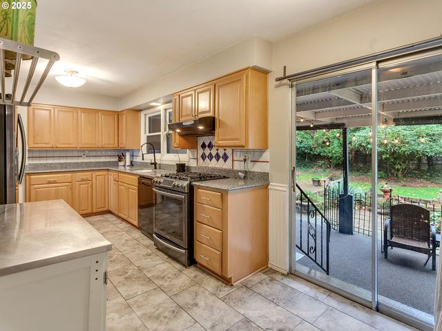 1915 Ne 148TH Ave, Portland, OR 97230