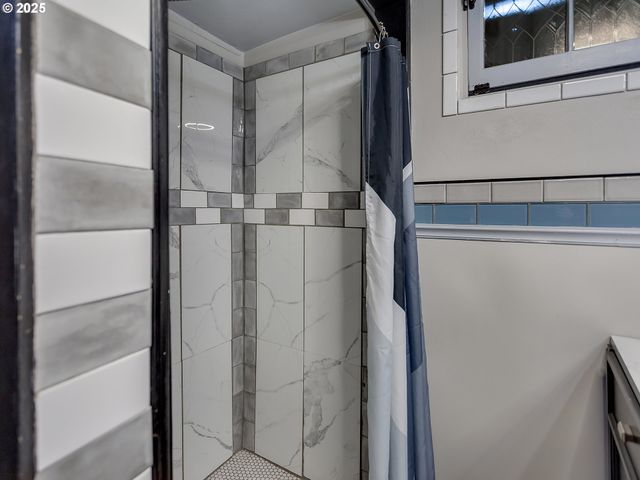 1915 Ne 148TH Ave, Portland, OR 97230