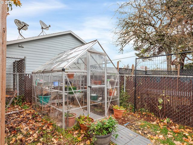 1915 Ne 148TH Ave, Portland, OR 97230