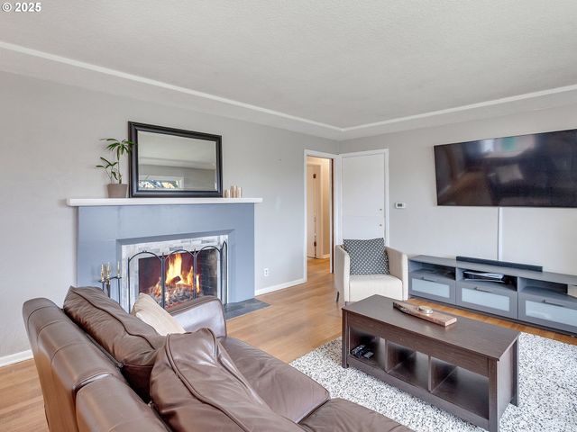 1915 Ne 148TH Ave, Portland, OR 97230