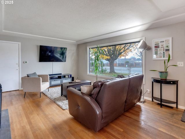 1915 Ne 148TH Ave, Portland, OR 97230