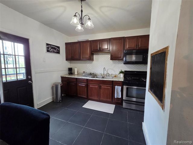 202 Connecticut Street, Highland Park, MI 48203