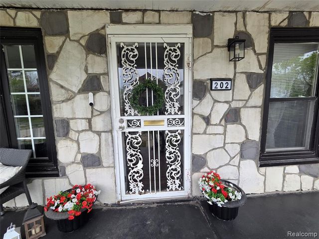202 Connecticut Street, Highland Park, MI 48203