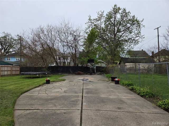 202 Connecticut Street, Highland Park, MI 48203