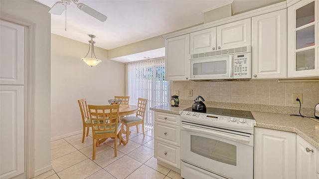 5521 CHANTECLAIRE 21, Sarasota, FL 34235
