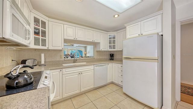 5521 CHANTECLAIRE 21, Sarasota, FL 34235