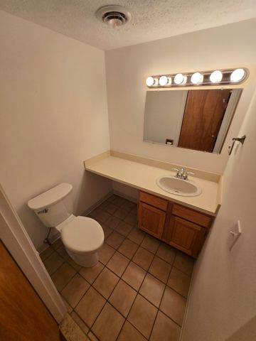 54 Voyagers Ln 54, Ashland, MA 01721