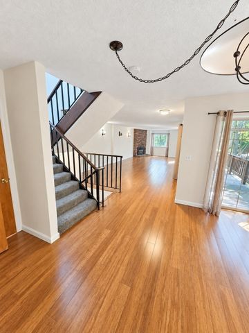 54 Voyagers Ln 54, Ashland, MA 01721