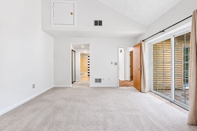 54 Voyagers Ln 54, Ashland, MA 01721