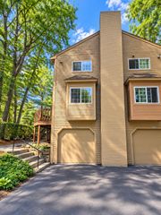 54 Voyagers Ln 54, Ashland, MA 01721