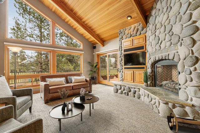 57692 Vine Maple Lane 17, Sunriver, OR 97707