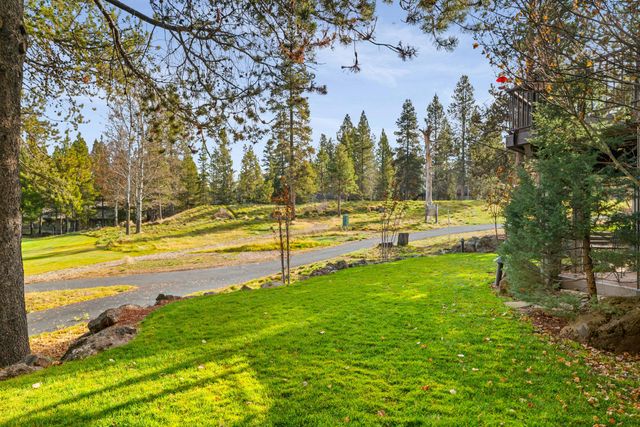 57692 Vine Maple Lane 17, Sunriver, OR 97707