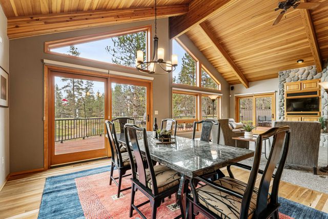 57692 Vine Maple Lane 17, Sunriver, OR 97707